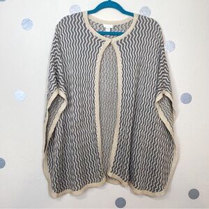 Chico’s Gold Chevron Knit Ruana Poncho